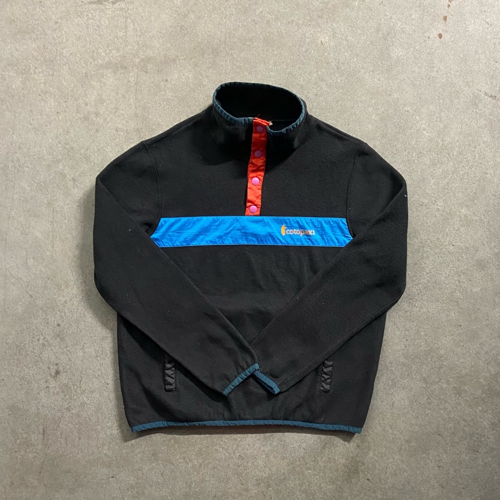 Cotopaxi Striped Fleece Black and Blue Crewneck Sweater